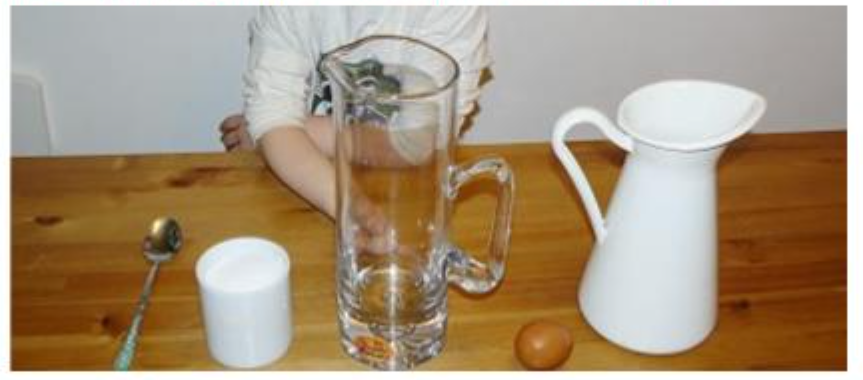 zdjęcie eksperymentu woda i jajka